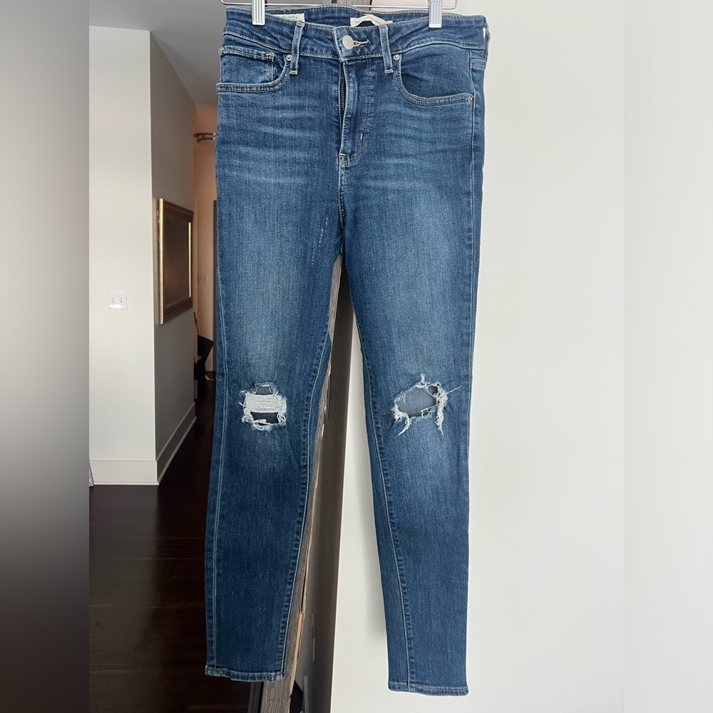 Levi’s 721 High Rise Skinny Jeans | Distressed Blue Denim | Size 28